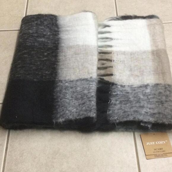 Just Cozy super soft scarf multicolored block/plaid 16”x 88” - Picture 7 of 7